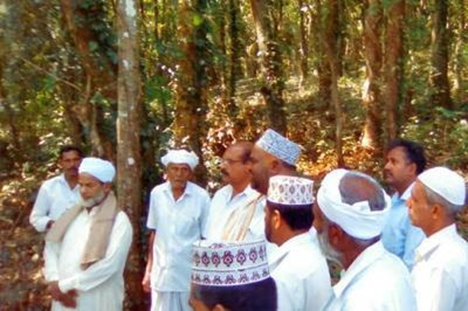 Hindu leader donates land for masjid expansion